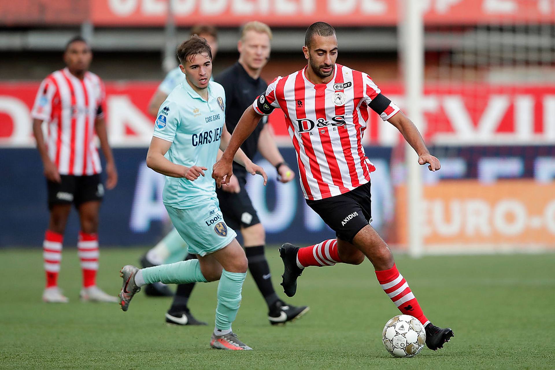 的足球教练 的足球教练