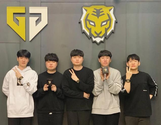 度与快攻 度与快攻