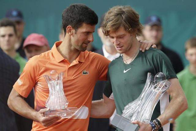 接受采访时 接受采访时